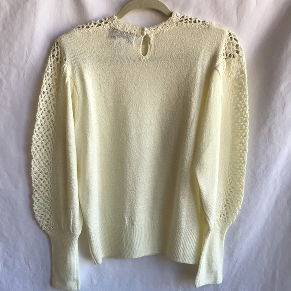 Brownstone Studio pale yellow peekaboo acrylic sweater, size PM - Picture 4 of 9